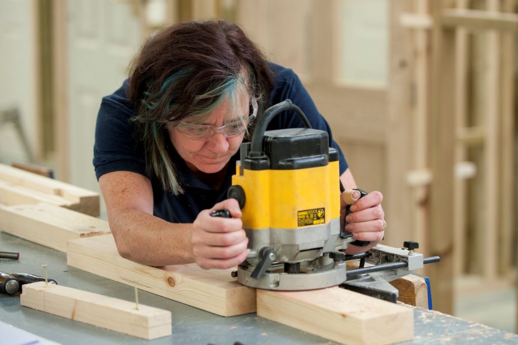 https://www.ableskills.co.uk/wp/wp-content/uploads/2022/04/possible-pathways-to-professional-carpentry-91562-1024x683.jpg